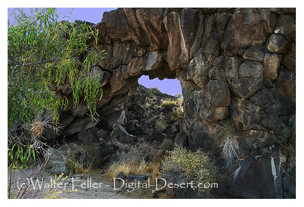 Aiken Arch lava formation in the Mojave Preserve