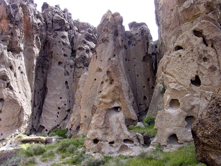 Tafoni weathering at Hole-In-The-Wall