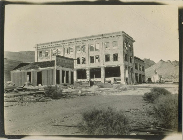 Rhyolite ghost town