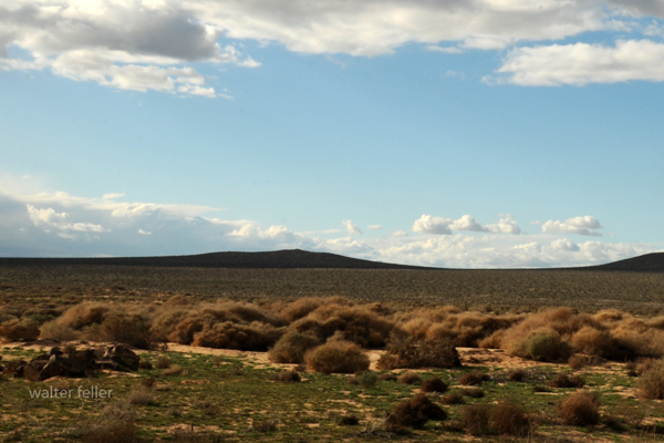 Hinkley, California, Hills and plains topology