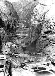 Photo of Black Canyon with cofferdams in place.